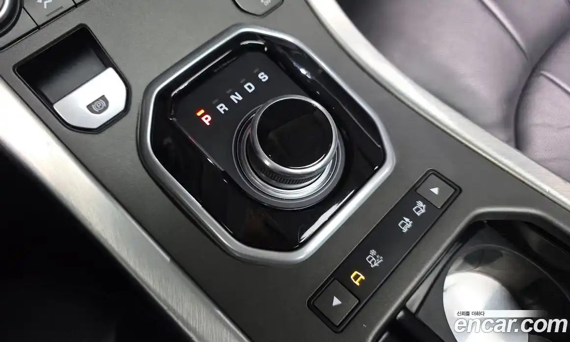 Land Rover Range-Rover Evoque 2018 2.0 Автомат в Москве № 416246, фото 9