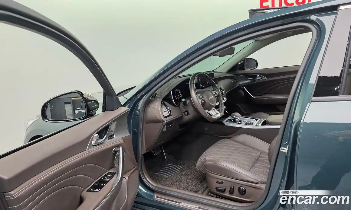 Kia Stinger 2023 2.5 Автомат в Москве № 51782, фото 1