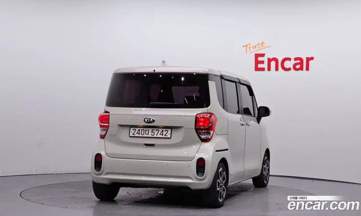 Kia Ray 2021 1.0 Автомат в Москве № 53651, фото 19