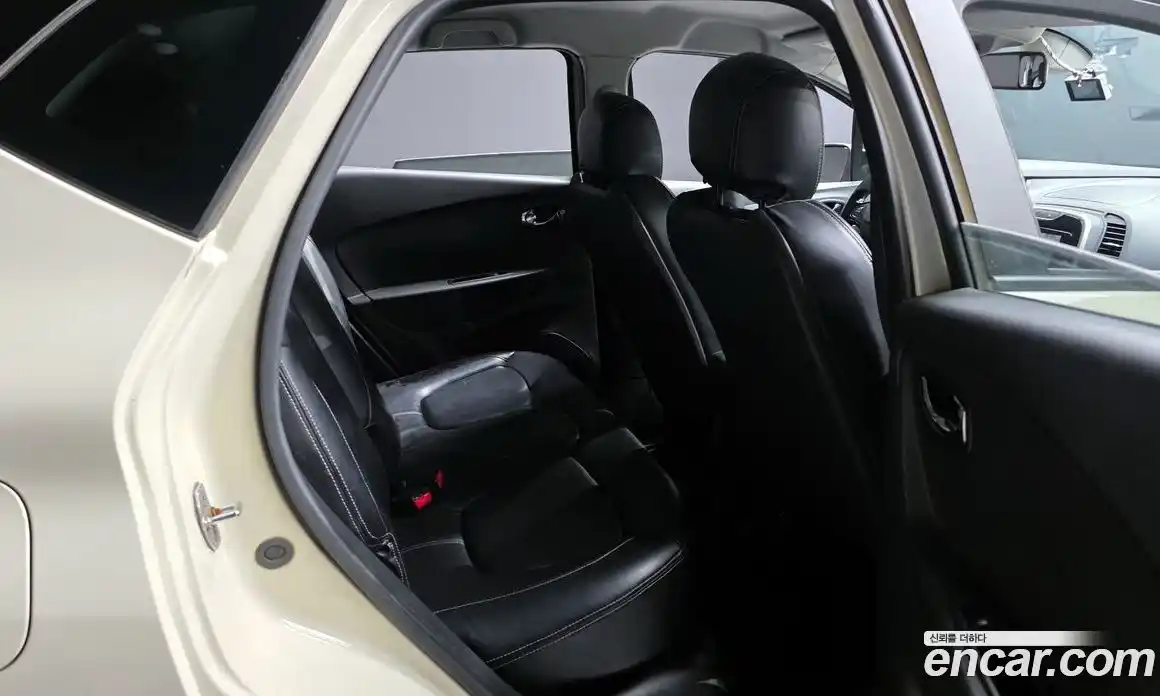 Renault QM3 2015 1.5 Автомат в Москве № 106546, фото 3