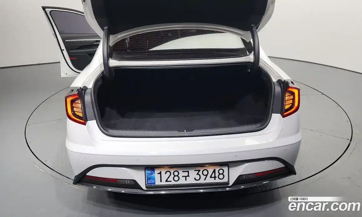 Hyundai Sonata 2022 2.0 Автомат в Москве № 117680, фото 20