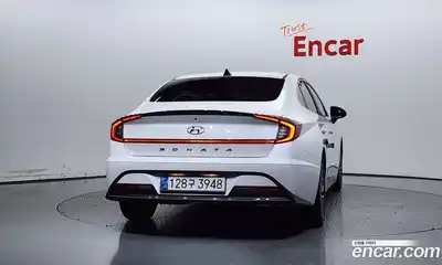 Hyundai Sonata 2022 2.0 Автомат в Москве № 117680, миниатюра 4