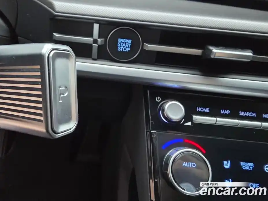 Hyundai Santa Fe 2025 1.6 Автомат в Москве № 119334, фото 9