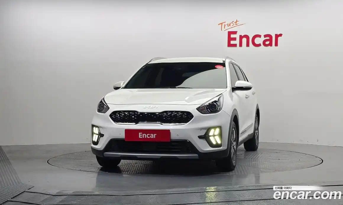 Kia Niro 2022 1.6 Автомат в Москве № 128433, фото 15