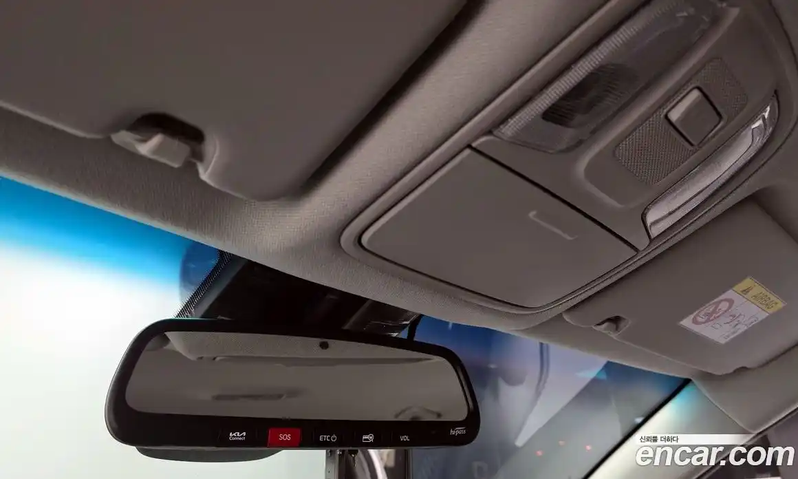 Kia Niro 2022 1.6 Автомат в Москве № 128433, фото 3