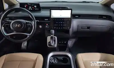 Hyundai Staria, 2025