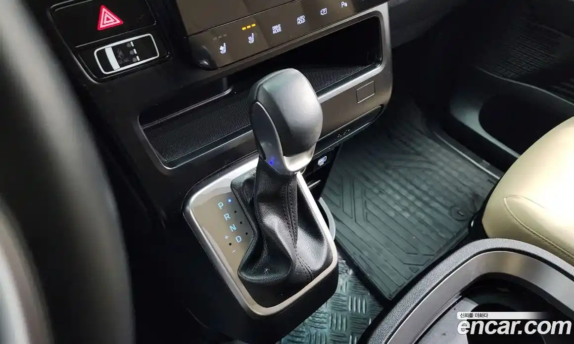 Hyundai Staria 2025 3.5 Автомат в Москве № 130129, фото 3