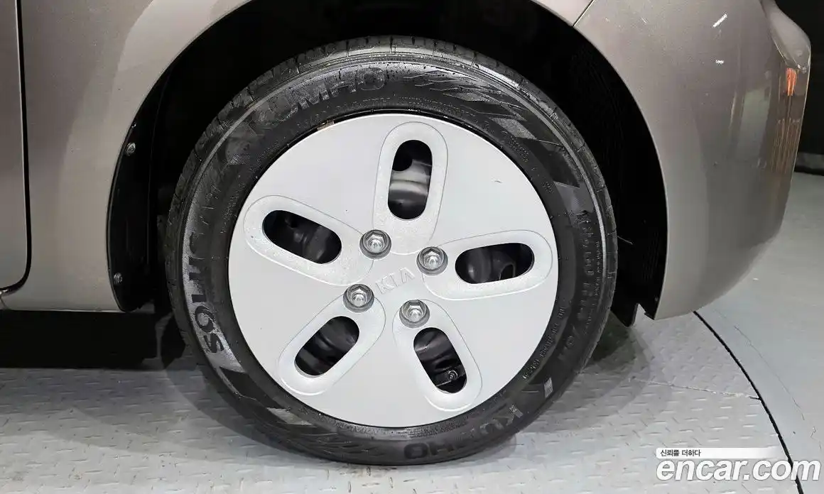 Kia Ray 2021 1.0 Автомат в Москве № 133720, фото 14