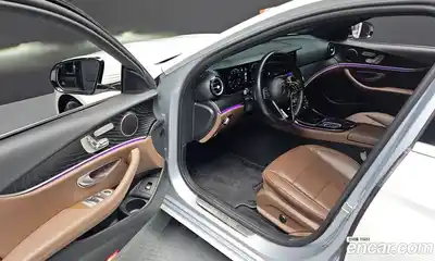 Mercedes-Benz E-Class 2022 2.0 Автомат в Москве № 142021, миниатюра 2