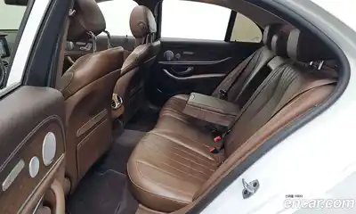 Mercedes-Benz E-Class 2020 2.0 Автомат в Москве № 159029, миниатюра 11