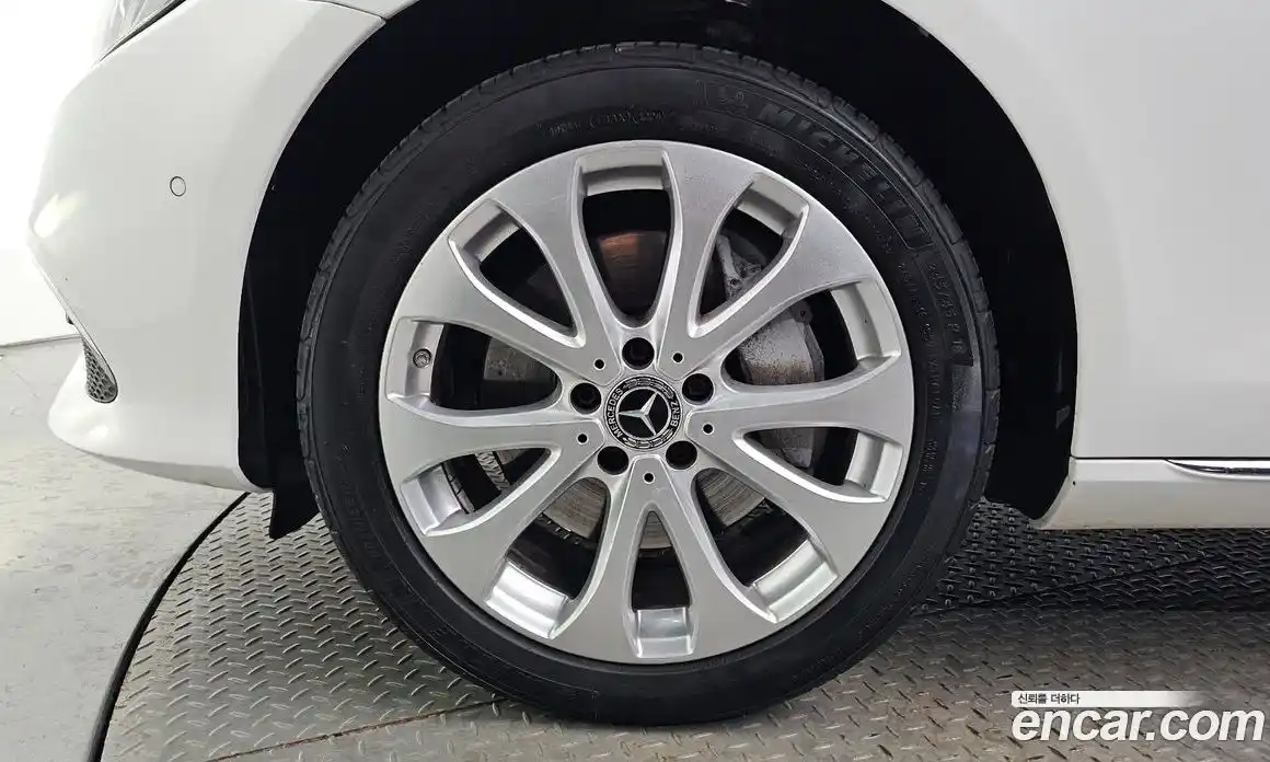 Mercedes-Benz E-Class 2020 2.0 Автомат в Москве № 159029, фото 4