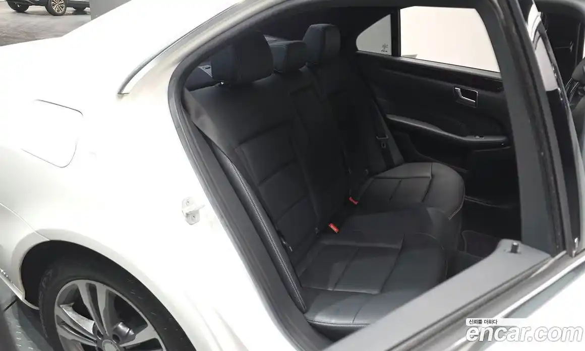 Mercedes-Benz E-Class 2016 2.0 Автомат в Москве № 160557, фото 17