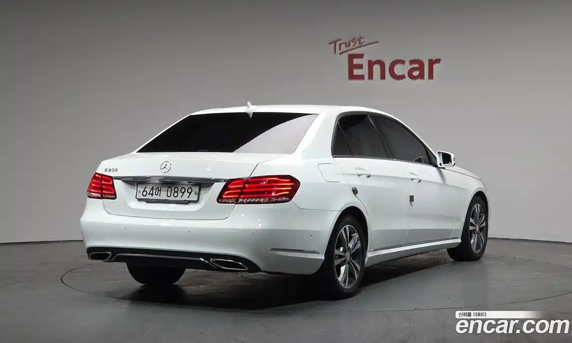 Mercedes-Benz E-Class 2016 2.0 Автомат в Москве № 160557, фото 4