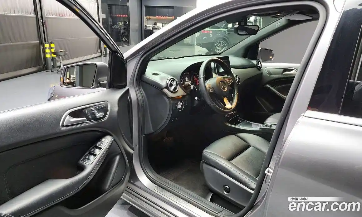 Mercedes-Benz B-Class 2016 2.1 Автомат в Москве № 161039, фото 17