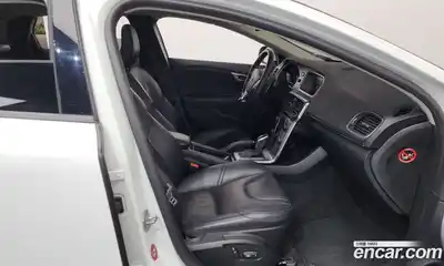 Volvo V40 2018 2.0 Автомат в Москве № 161350, миниатюра 11