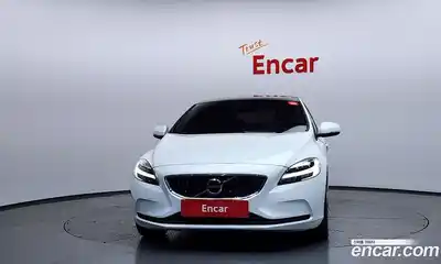 Volvo V40 2018 2.0 Автомат в Москве № 161350, миниатюра 3