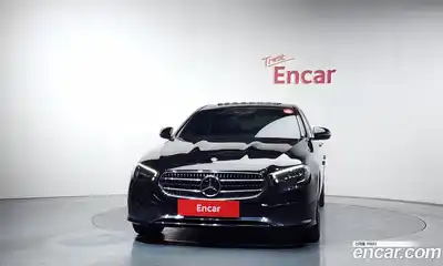 Mercedes-Benz E-Class 2021 2.0 Автомат в Москве № 161438, миниатюра 3