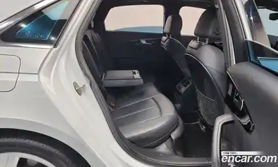 Audi A4 2022 2.0 Автомат в Москве № 163172, миниатюра 3