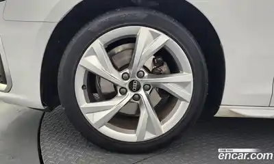 Audi A4 2022 2.0 Автомат в Москве № 163172, миниатюра 10