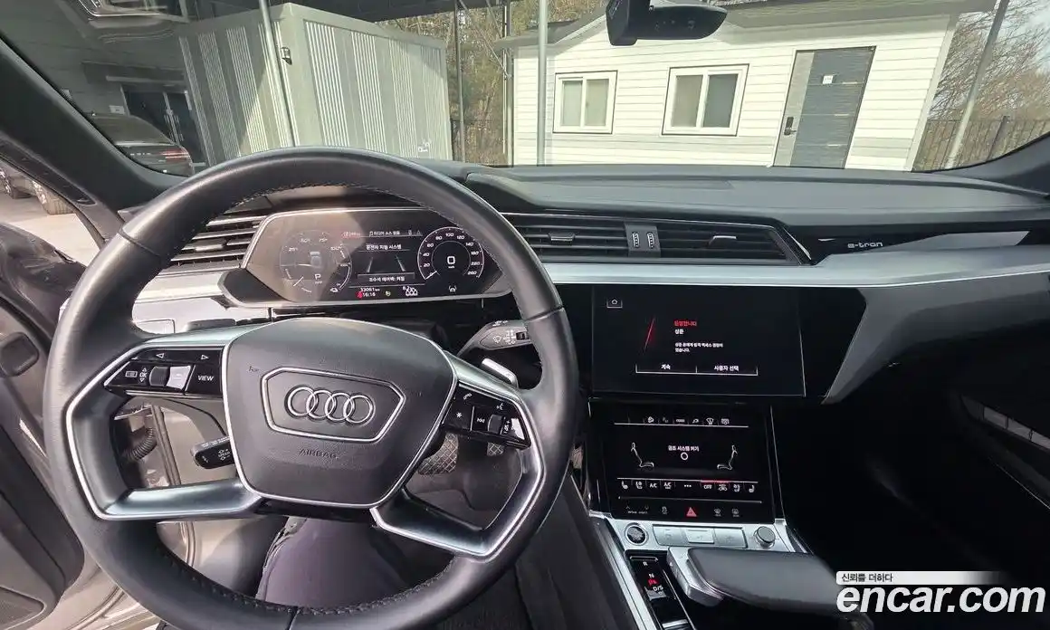 Audi e-tron 2023 Автомат в Москве № 163952, фото 6