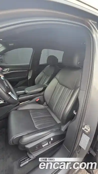 Audi e-tron 2023 Автомат в Москве № 163952, миниатюра 8