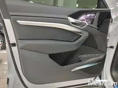 Audi e-tron 2022 0.2 Автомат в Москве № 164099, миниатюра 11