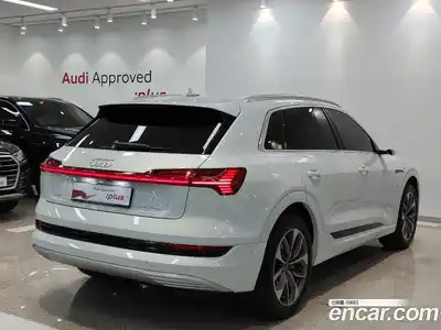 Audi e-tron 2022 0.2 Автомат в Москве № 164099, миниатюра 2