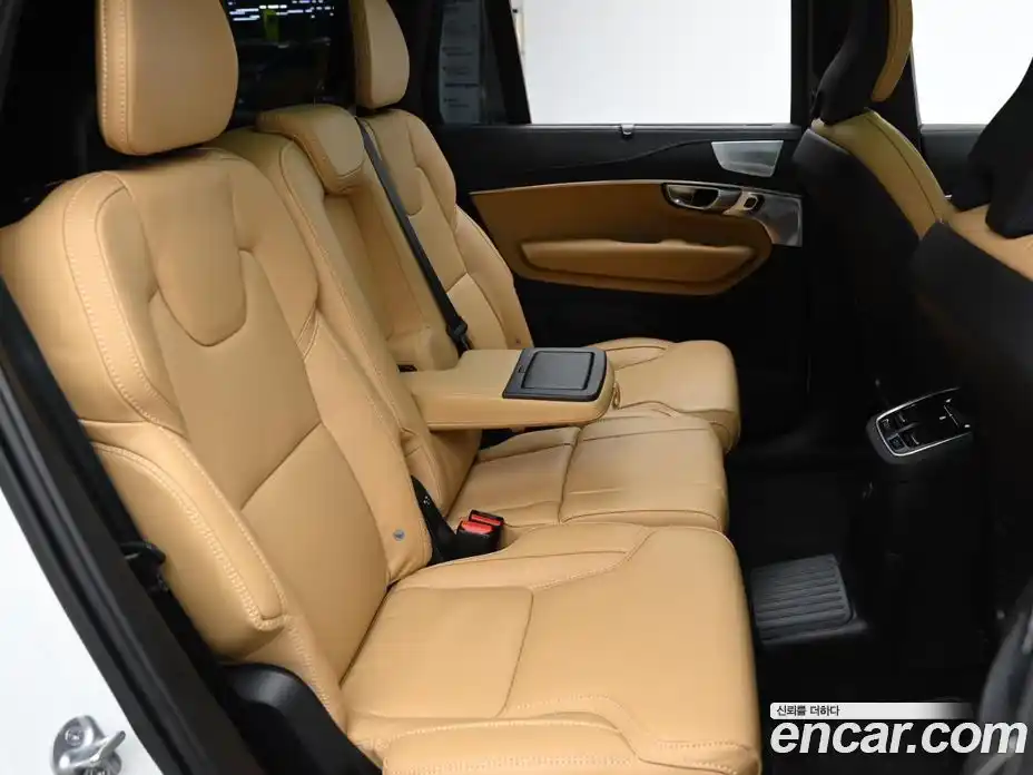 Volvo XC90 2024 2.0 Автомат в Москве № 164167, фото 12