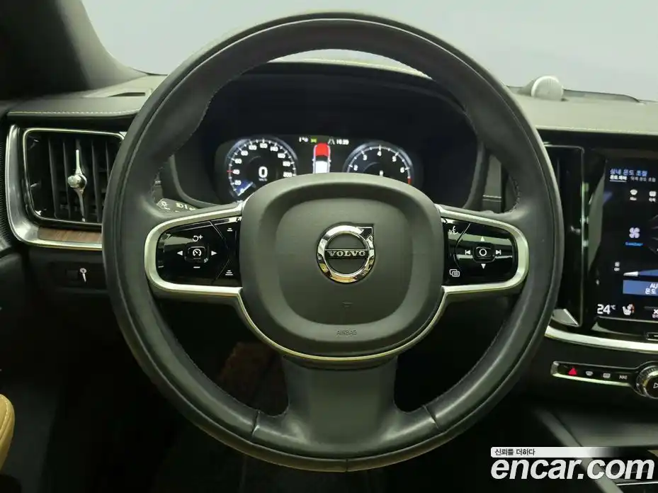 Volvo V60 2021 2.0 Автомат в Москве № 164756, фото 14