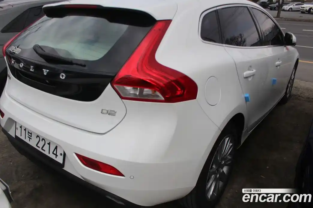 Volvo V40 2015 1.6 Автомат в Москве № 164865, фото 18