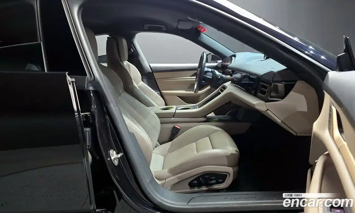 Porsche Taycan 2022 0.1 Автомат в Москве № 165399, фото 14