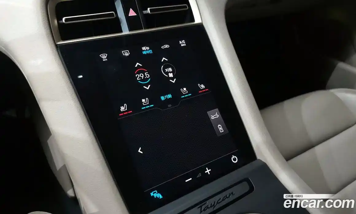 Porsche Taycan 2022 0.1 Автомат в Москве № 165399, фото 16