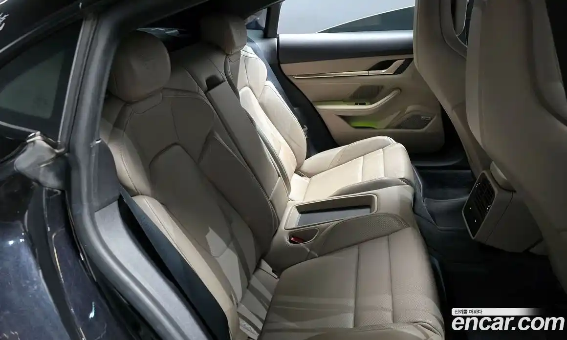 Porsche Taycan 2022 0.1 Автомат в Москве № 165399, фото 17