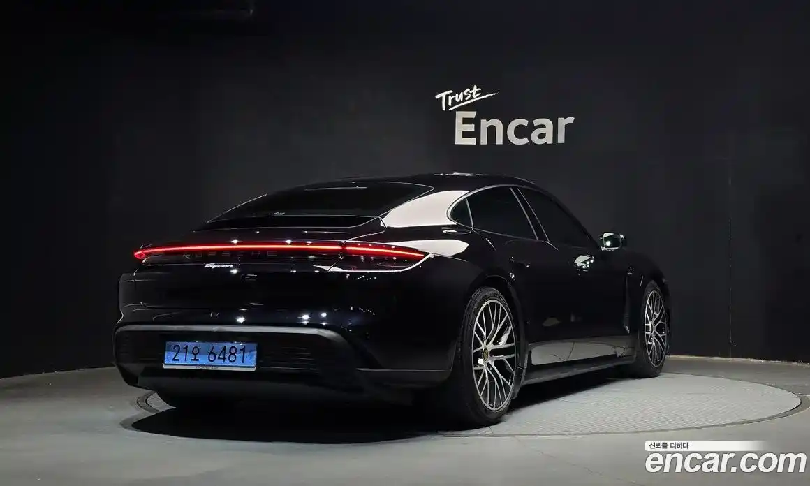 Porsche Taycan 2022 0.1 Автомат в Москве № 165399, фото 18