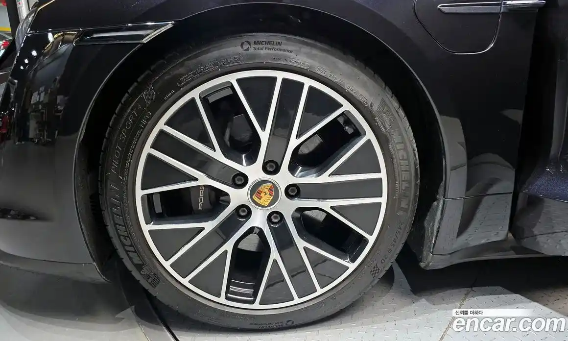 Porsche Taycan 2022 0.1 Автомат в Москве № 165399, фото 7