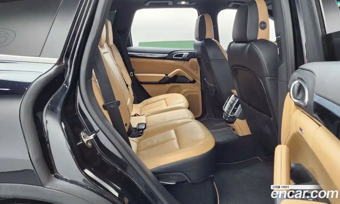 Porsche Cayenne 2014 3.0 Автомат в Москве № 165636, фото 3