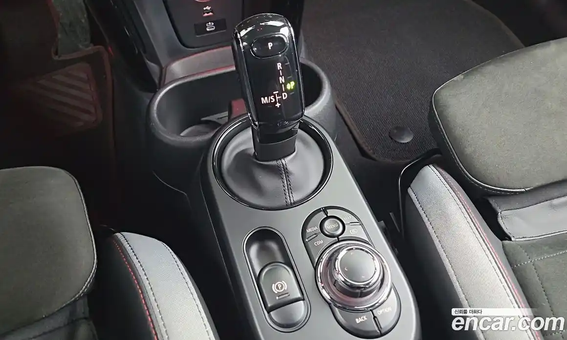 Mini Cooper 2023 2.0 Автомат в Москве № 167462, фото 14