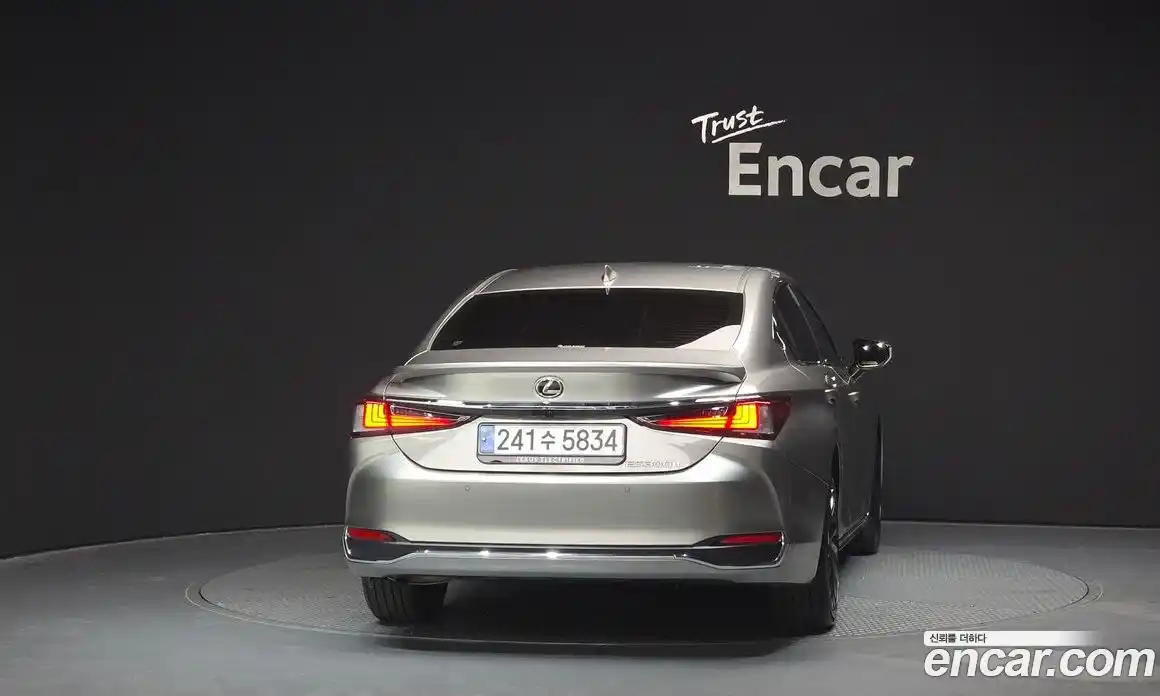 Lexus ES 2026 2.5 Автомат в Москве № 168038, фото 4