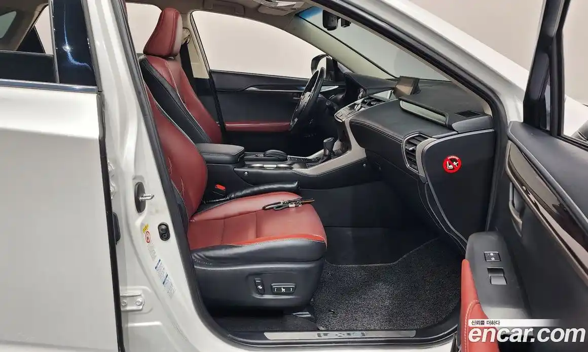 Lexus NX 2016 2.5 Автомат в Москве № 168229, фото 11