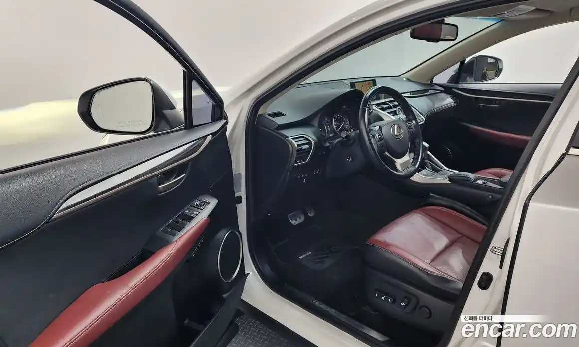 Lexus NX 2016 2.5 Автомат в Москве № 168229, фото 10