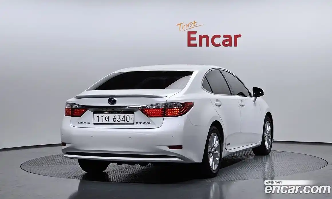 Lexus ES 2015 2.5 Автомат в Москве № 168274, фото 1