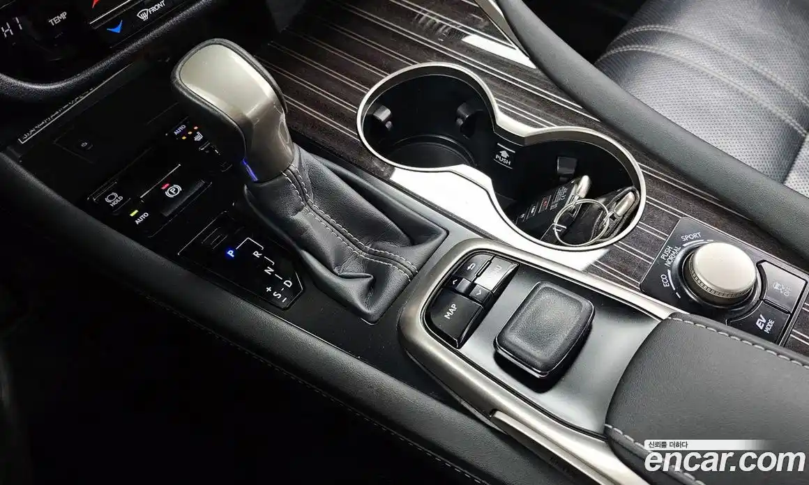 Lexus RX 2019 3.5 Автомат в Москве № 168290, фото 9