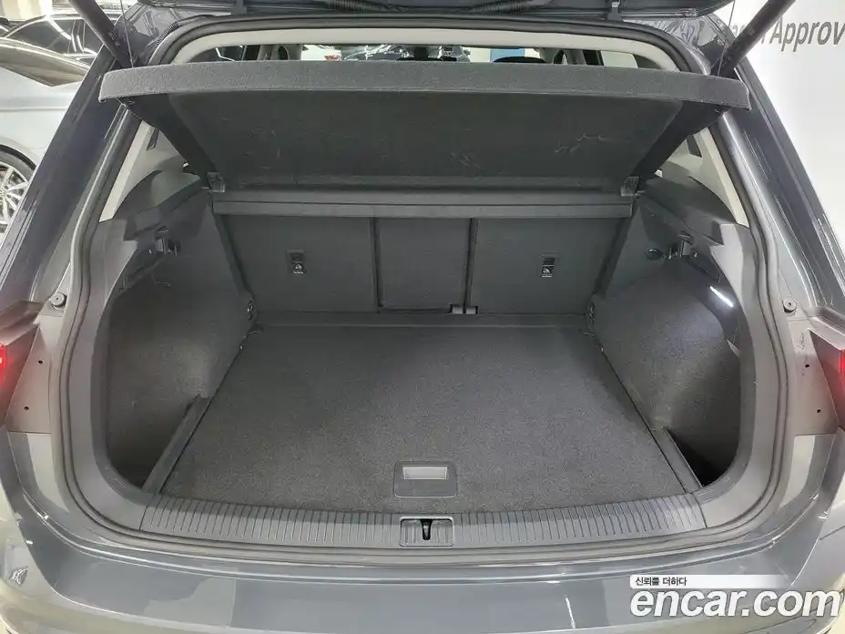 Volkswagen Tiguan 2023 2.0 Автомат в Москве № 169155, фото 16