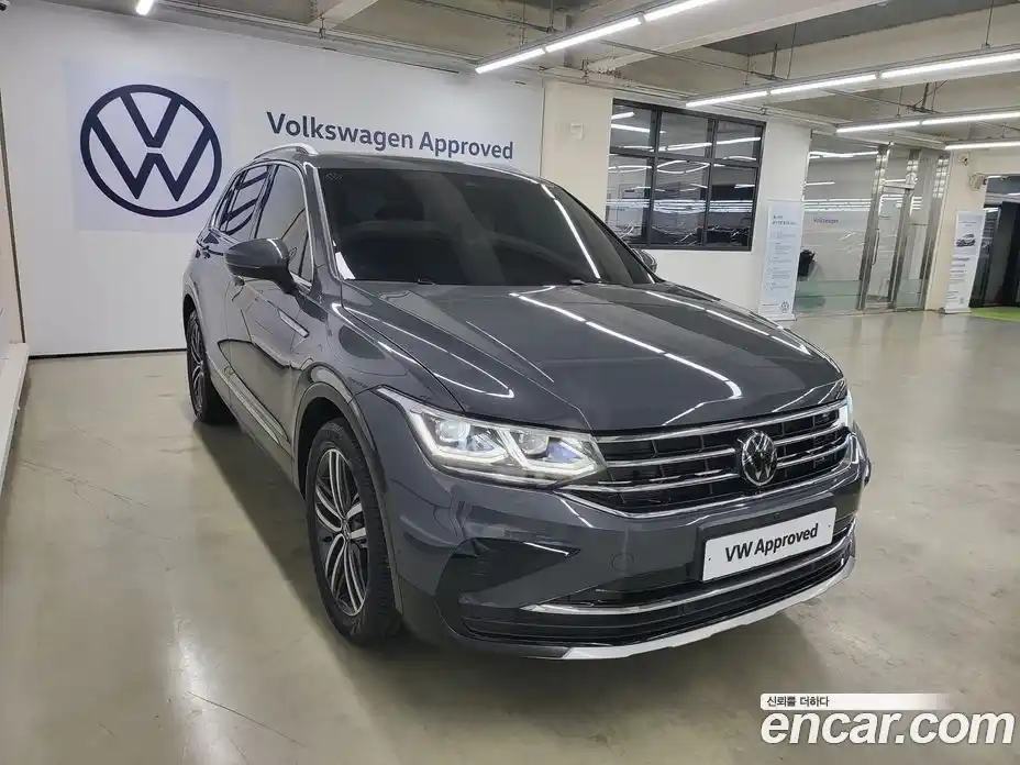 Volkswagen Tiguan 2023 2.0 Автомат в Москве № 169155, фото 17