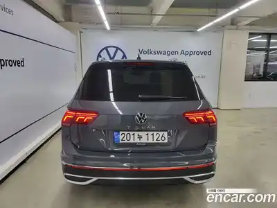 Volkswagen Tiguan 2023 2.0 Автомат в Москве № 169155, миниатюра 4