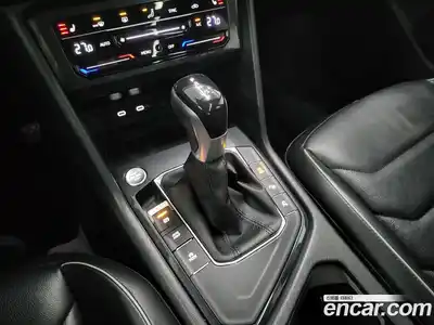 Volkswagen Tiguan 2023 2.0 Автомат в Москве № 169155, миниатюра 9