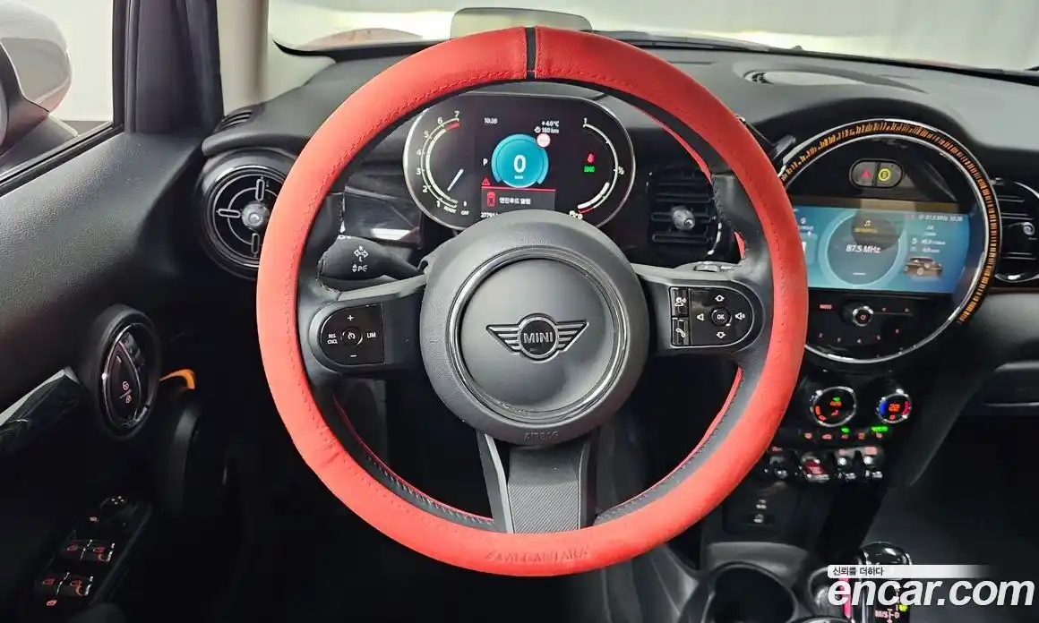 Mini Cooper 2023 1.5 Автомат в Москве № 171217, фото 14