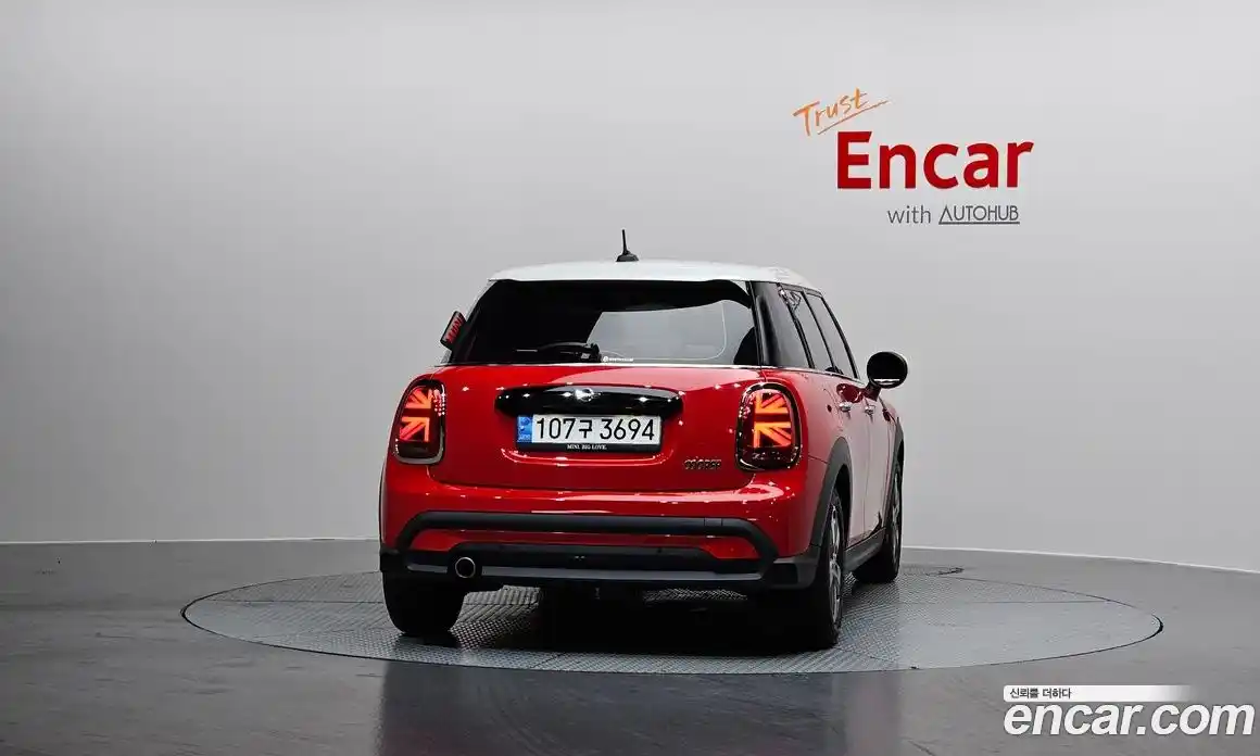 Mini Cooper 2023 1.5 Автомат в Москве № 171217, фото 16