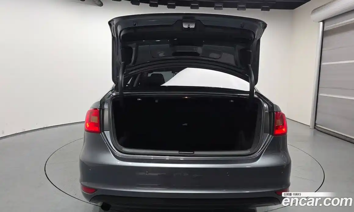 Volkswagen Jetta 2014 1.6 Автомат в Москве № 176215, фото 9