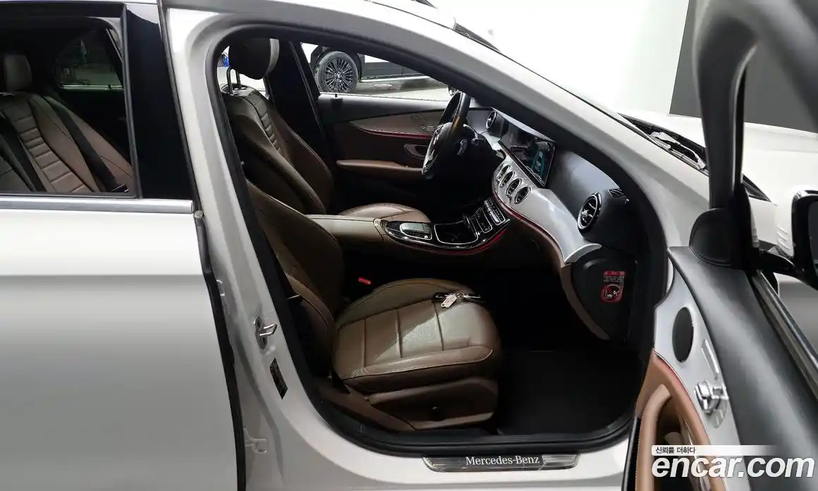 Mercedes-Benz E-Class 2021 2.0 Автомат в Москве № 178852, фото 13